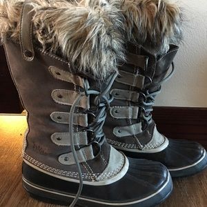Sorel Joan of Arctic winter boots size 8